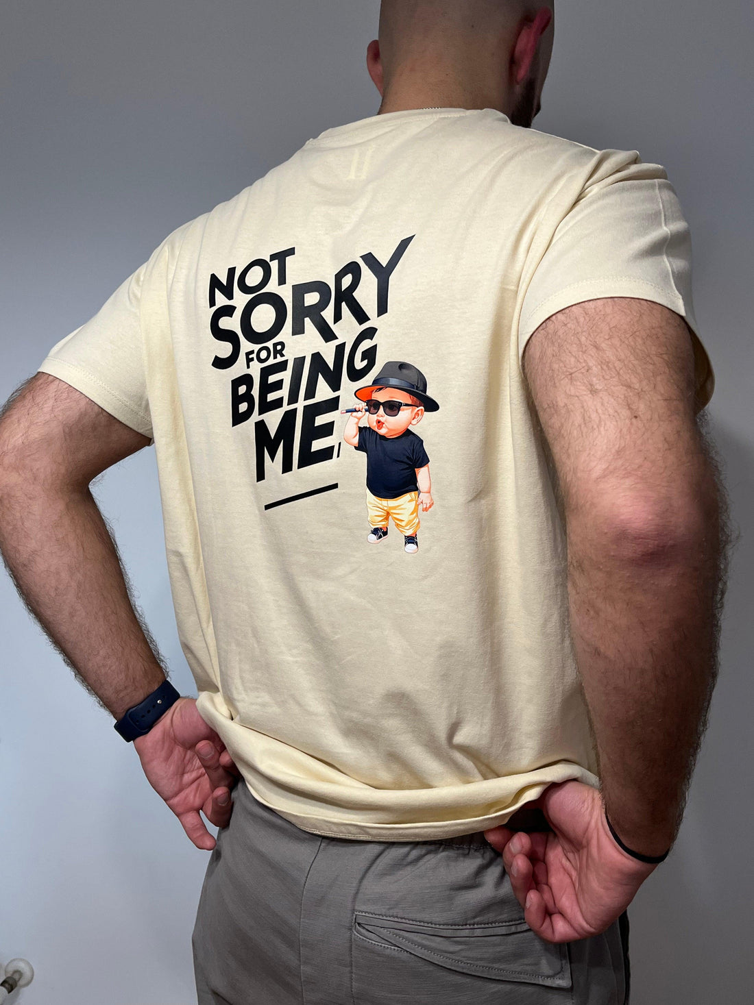 Cómo las Camisetas Influyen en Tu Confianza Diaria: El Poder de la Ropa Extrovertida
